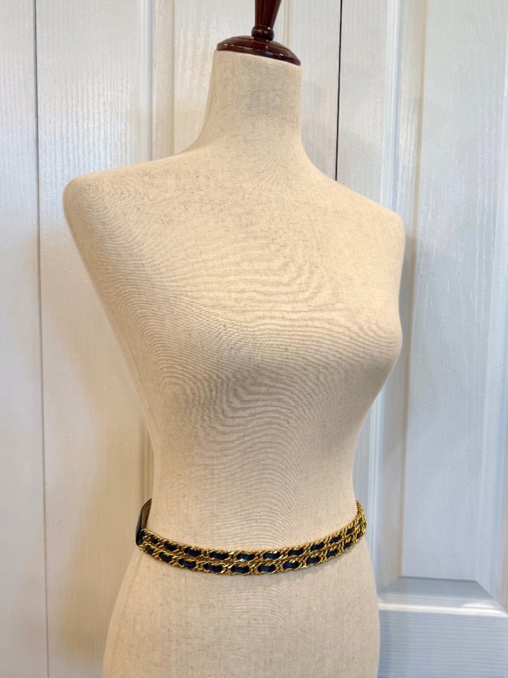 Vintage Woman's Size 27"-31" Belt by Ginnie Johansen, Blue Leather, Gold Chain